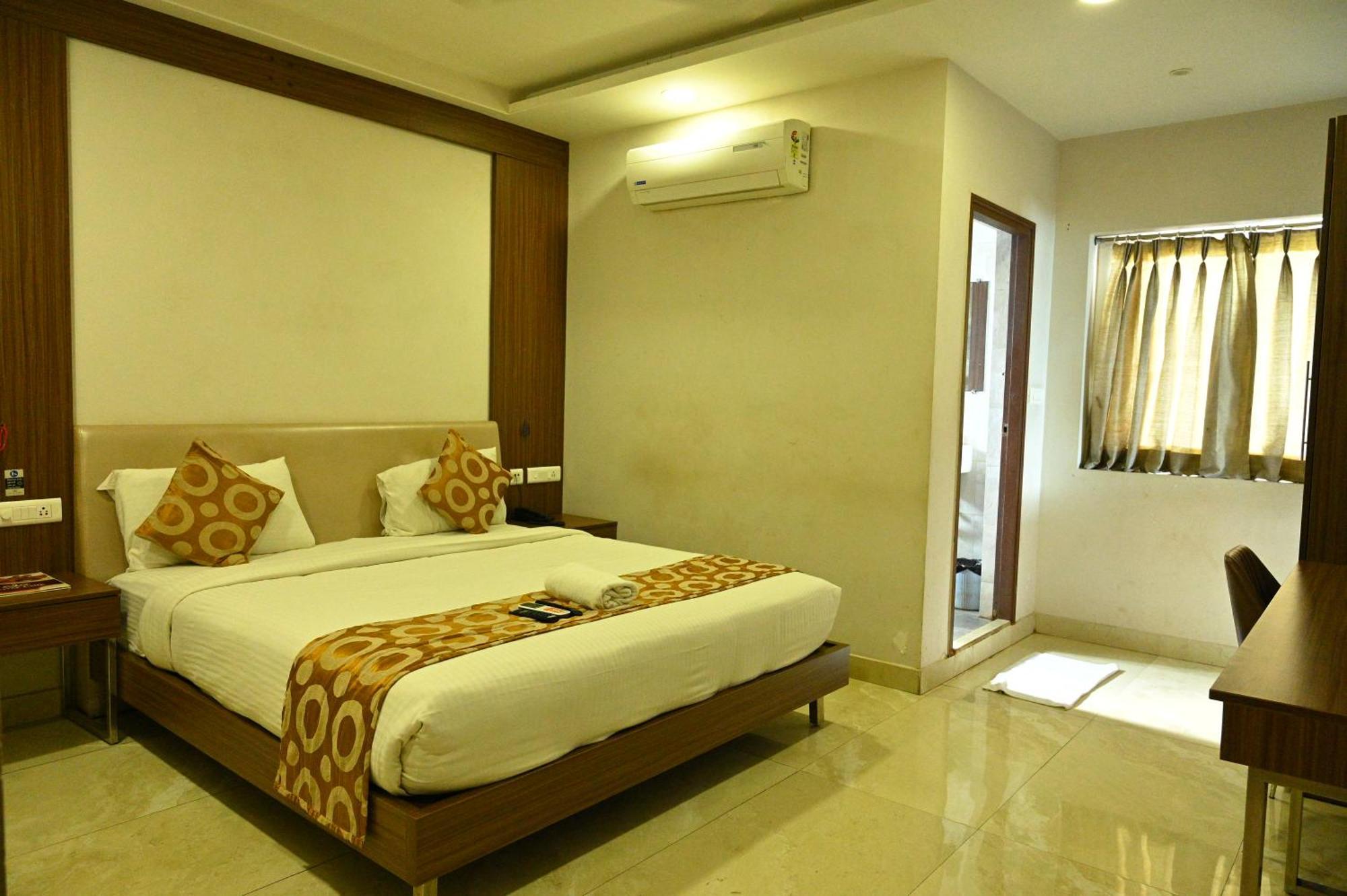 Hotel Royal Park Nellore Kültér fotó